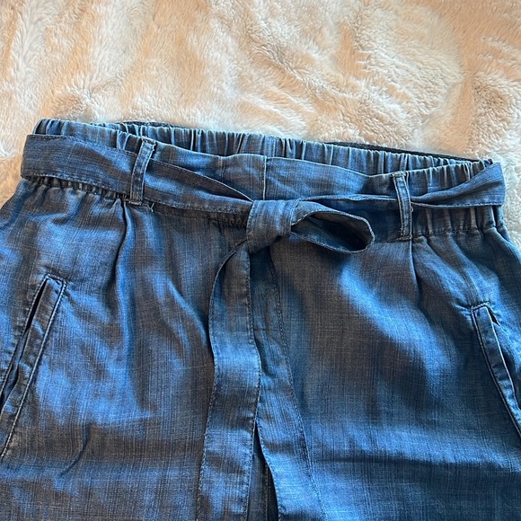 FOREVER 21 High Waist Chambray Palazzo Pants - Picture 2 of 5